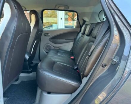 Серый Рено Зое, объемом двигателя 0 л и пробегом 44 тыс. км за 12700 $, фото 8 на Automoto.ua