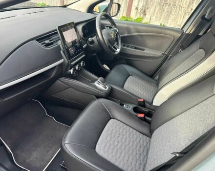 Серый Рено Зое, объемом двигателя 10 л и пробегом 20 тыс. км за 11000 $, фото 4 на Automoto.ua