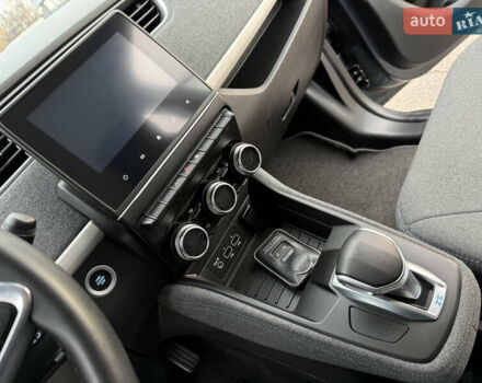 Серый Рено Зое, объемом двигателя 0 л и пробегом 45 тыс. км за 12999 $, фото 66 на Automoto.ua