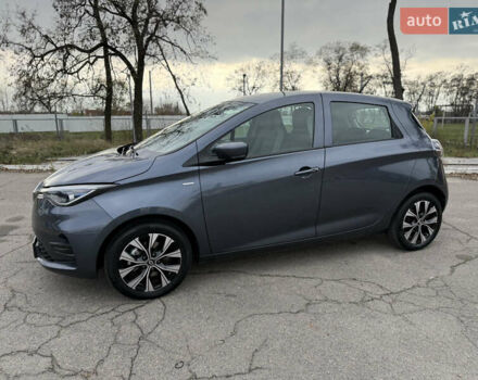 Серый Рено Зое, объемом двигателя 0 л и пробегом 45 тыс. км за 12999 $, фото 27 на Automoto.ua