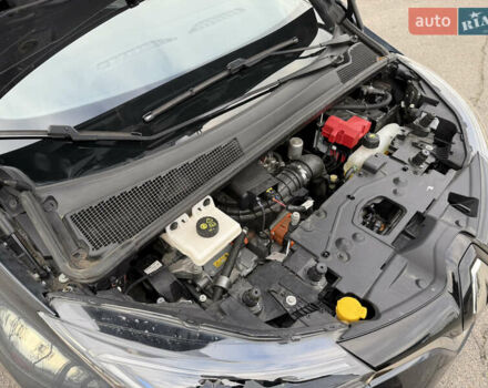 Серый Рено Зое, объемом двигателя 0 л и пробегом 45 тыс. км за 12999 $, фото 98 на Automoto.ua