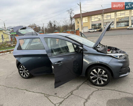 Серый Рено Зое, объемом двигателя 0 л и пробегом 45 тыс. км за 12999 $, фото 108 на Automoto.ua
