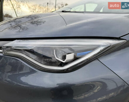 Серый Рено Зое, объемом двигателя 0 л и пробегом 45 тыс. км за 12999 $, фото 36 на Automoto.ua