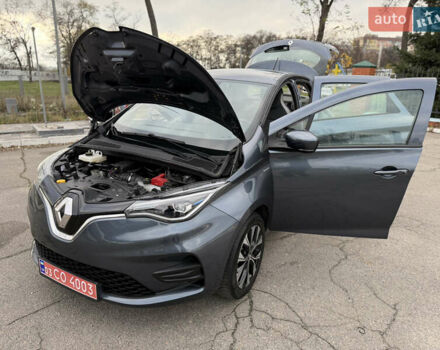 Серый Рено Зое, объемом двигателя 0 л и пробегом 45 тыс. км за 12999 $, фото 122 на Automoto.ua