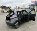Серый Рено Зое, объемом двигателя 0 л и пробегом 45 тыс. км за 12999 $, фото 111 на Automoto.ua