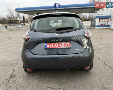 Серый Рено Зое, объемом двигателя 0 л и пробегом 45 тыс. км за 12999 $, фото 21 на Automoto.ua