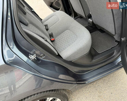 Серый Рено Зое, объемом двигателя 0 л и пробегом 45 тыс. км за 12999 $, фото 89 на Automoto.ua