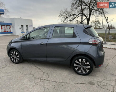 Серый Рено Зое, объемом двигателя 0 л и пробегом 45 тыс. км за 12999 $, фото 26 на Automoto.ua