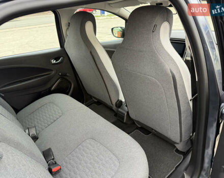 Серый Рено Зое, объемом двигателя 0 л и пробегом 45 тыс. км за 12999 $, фото 56 на Automoto.ua