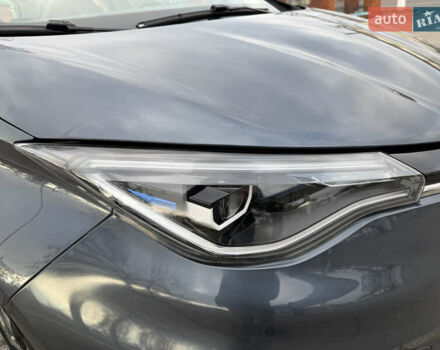 Серый Рено Зое, объемом двигателя 0 л и пробегом 45 тыс. км за 12999 $, фото 38 на Automoto.ua