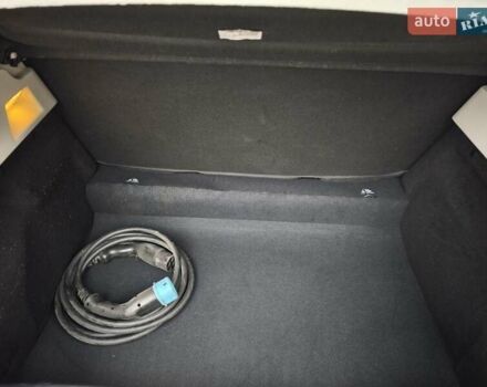 Серый Рено Зое, объемом двигателя 0 л и пробегом 23 тыс. км за 13600 $, фото 18 на Automoto.ua