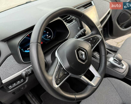 Серый Рено Зое, объемом двигателя 0 л и пробегом 45 тыс. км за 12999 $, фото 68 на Automoto.ua