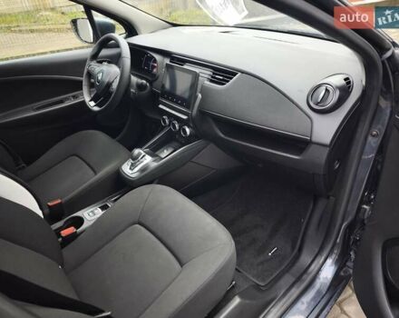 Серый Рено Зое, объемом двигателя 0 л и пробегом 23 тыс. км за 13600 $, фото 11 на Automoto.ua