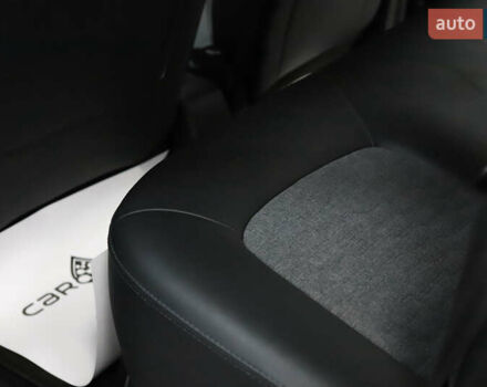 Серый Рено Зое, объемом двигателя 0 л и пробегом 28 тыс. км за 14700 $, фото 66 на Automoto.ua