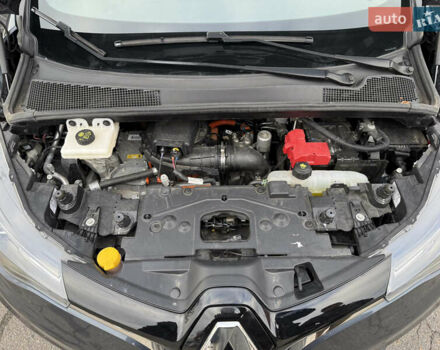 Серый Рено Зое, объемом двигателя 0 л и пробегом 45 тыс. км за 12999 $, фото 97 на Automoto.ua