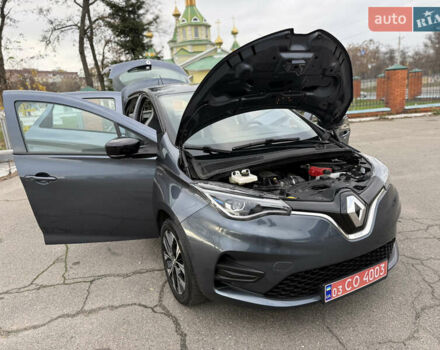 Серый Рено Зое, объемом двигателя 0 л и пробегом 45 тыс. км за 12999 $, фото 106 на Automoto.ua