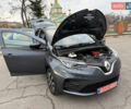 Серый Рено Зое, объемом двигателя 0 л и пробегом 45 тыс. км за 12999 $, фото 106 на Automoto.ua