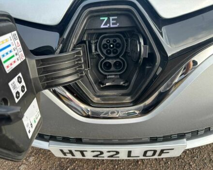 Серый Рено Зое, объемом двигателя 10 л и пробегом 20 тыс. км за 11000 $, фото 3 на Automoto.ua