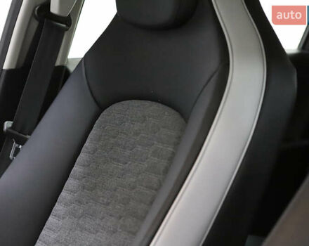 Серый Рено Зое, объемом двигателя 0 л и пробегом 28 тыс. км за 14700 $, фото 48 на Automoto.ua