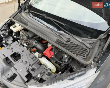 Серый Рено Зое, объемом двигателя 0 л и пробегом 45 тыс. км за 12999 $, фото 99 на Automoto.ua