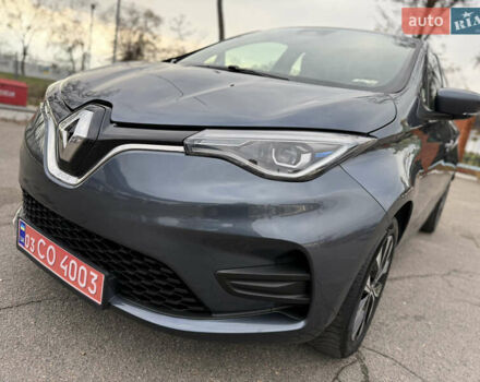 Серый Рено Зое, объемом двигателя 0 л и пробегом 45 тыс. км за 12999 $, фото 35 на Automoto.ua
