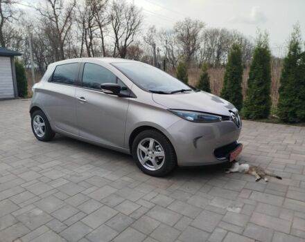 Серый Рено Зое, объемом двигателя 0 л и пробегом 108 тыс. км за 6600 $, фото 1 на Automoto.ua