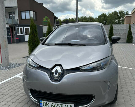 Серый Рено Зое, объемом двигателя 0 л и пробегом 125 тыс. км за 6750 $, фото 1 на Automoto.ua