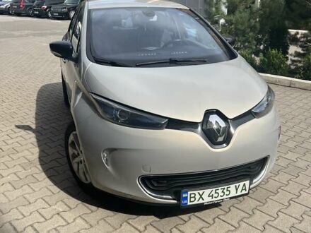 Серый Рено Зое, объемом двигателя 0 л и пробегом 103 тыс. км за 6200 $, фото 1 на Automoto.ua
