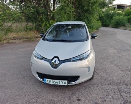 Серый Рено Зое, объемом двигателя 0 л и пробегом 150 тыс. км за 7400 $, фото 1 на Automoto.ua