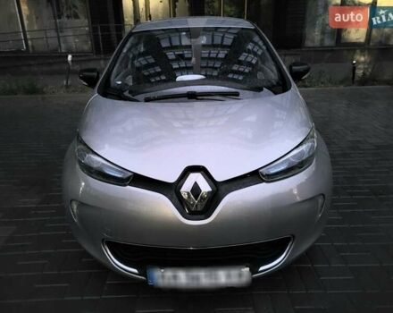 Серый Рено Зое, объемом двигателя 0 л и пробегом 137 тыс. км за 6800 $, фото 1 на Automoto.ua