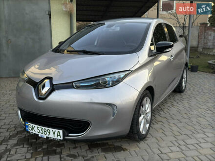Серый Рено Зое, объемом двигателя 0 л и пробегом 126 тыс. км за 6999 $, фото 1 на Automoto.ua