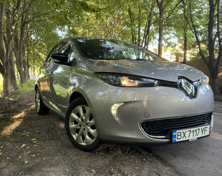 Серый Рено Зое, объемом двигателя 0 л и пробегом 83 тыс. км за 7499 $, фото 1 на Automoto.ua