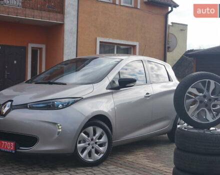 Сірий Рено Зое, об'ємом двигуна 0 л та пробігом 124 тис. км за 6888 $, фото 1 на Automoto.ua