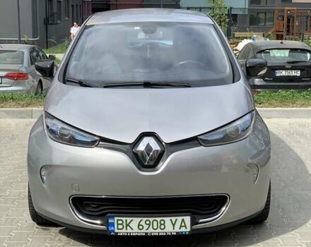 Серый Рено Зое, объемом двигателя 0 л и пробегом 87 тыс. км за 4700 $, фото 1 на Automoto.ua