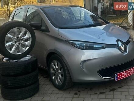 Серый Рено Зое, объемом двигателя 0 л и пробегом 169 тыс. км за 6900 $, фото 1 на Automoto.ua