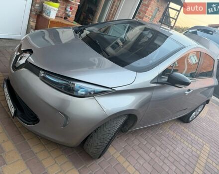 Серый Рено Зое, объемом двигателя 0 л и пробегом 160 тыс. км за 6000 $, фото 1 на Automoto.ua