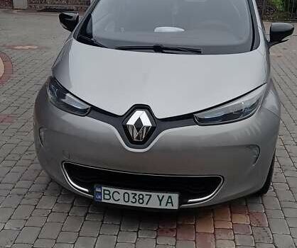 Серый Рено Зое, объемом двигателя 0 л и пробегом 125 тыс. км за 6400 $, фото 1 на Automoto.ua