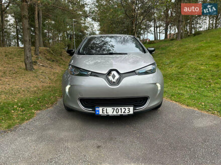Серый Рено Зое, объемом двигателя 0 л и пробегом 105 тыс. км за 6800 $, фото 1 на Automoto.ua