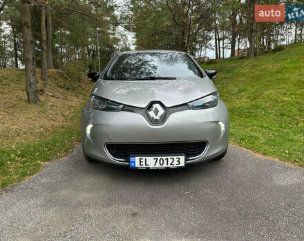Серый Рено Зое, объемом двигателя 0 л и пробегом 105 тыс. км за 6800 $, фото 1 на Automoto.ua