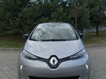 Серый Рено Зое, объемом двигателя 0 л и пробегом 42 тыс. км за 8100 $, фото 1 на Automoto.ua