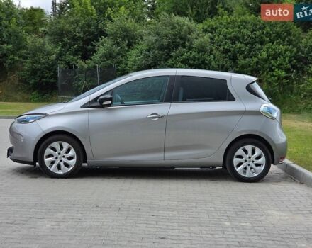 Серый Рено Зое, объемом двигателя 0 л и пробегом 139 тыс. км за 6999 $, фото 1 на Automoto.ua