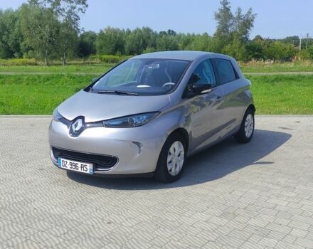 Серый Рено Зое, объемом двигателя 0 л и пробегом 100 тыс. км за 6400 $, фото 1 на Automoto.ua
