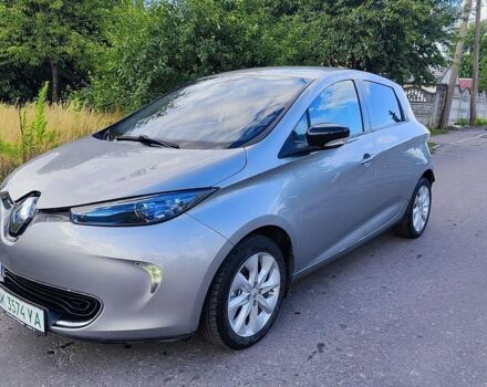 Серый Рено Зое, объемом двигателя 0 л и пробегом 120 тыс. км за 7800 $, фото 1 на Automoto.ua