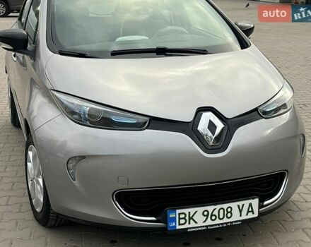Серый Рено Зое, объемом двигателя 0 л и пробегом 88 тыс. км за 6800 $, фото 1 на Automoto.ua
