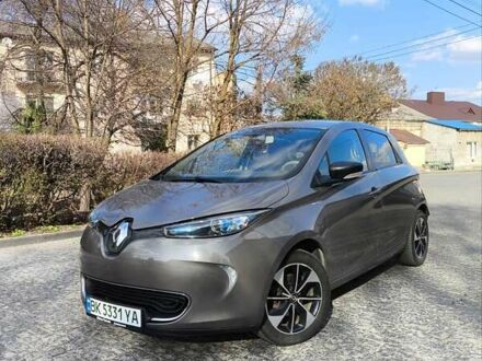 Серый Рено Зое, объемом двигателя 0 л и пробегом 89 тыс. км за 9900 $, фото 1 на Automoto.ua