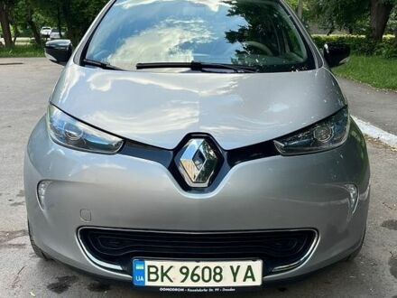 Серый Рено Зое, объемом двигателя 0 л и пробегом 91 тыс. км за 6800 $, фото 1 на Automoto.ua