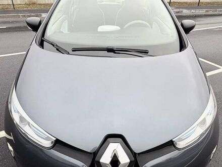 Серый Рено Зое, объемом двигателя 0 л и пробегом 62 тыс. км за 9500 $, фото 1 на Automoto.ua