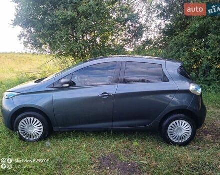 Серый Рено Зое, объемом двигателя 0 л и пробегом 134 тыс. км за 9100 $, фото 1 на Automoto.ua