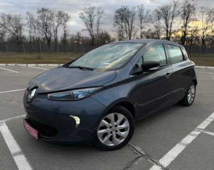 Серый Рено Зое, объемом двигателя 0 л и пробегом 150 тыс. км за 8999 $, фото 1 на Automoto.ua