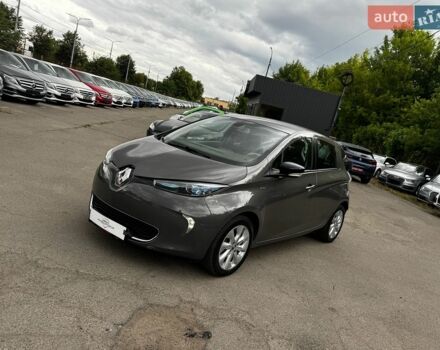 Серый Рено Зое, объемом двигателя 0 л и пробегом 97 тыс. км за 11000 $, фото 1 на Automoto.ua